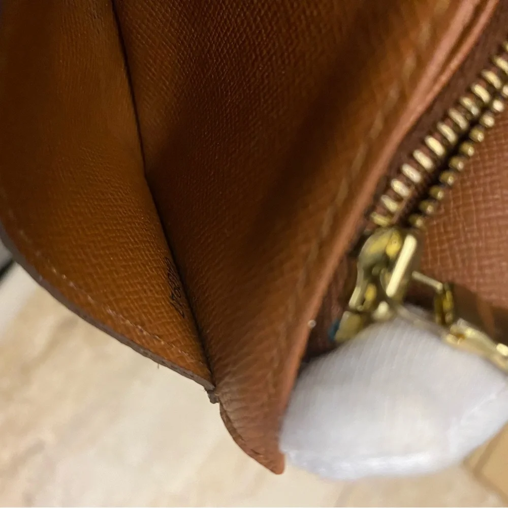 Louis Vuitton Wallet. - Picture 5 of 8